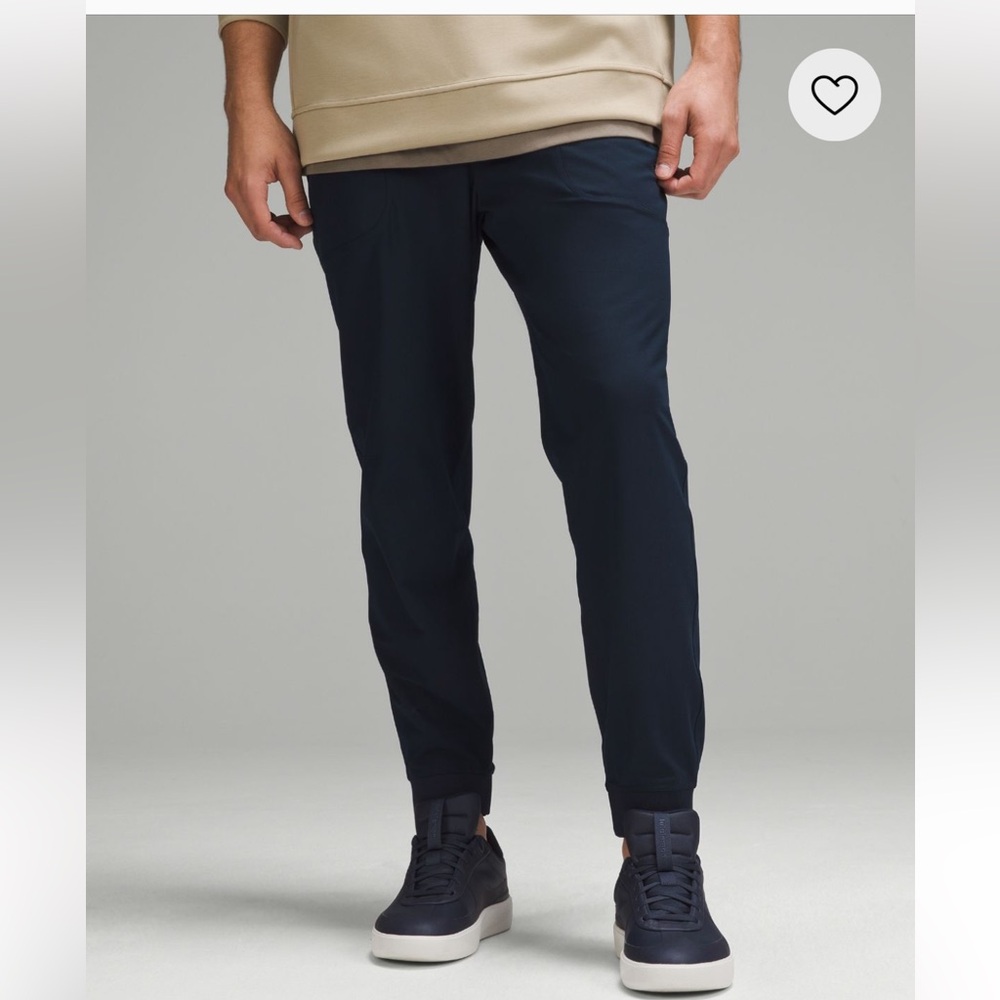 lululemon athletica Men's Dark Navy Slim Joggers Shorter